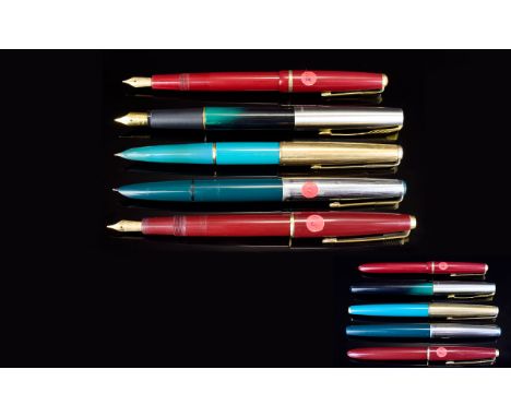 Parker Fountain Pens - Excellent Collection of Vintage Fountain Pens ( 5 ) Five In Total. Comprises 1/ Parker Frontier USA Fo