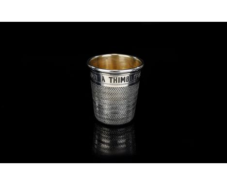 Elizabeth II - Novelty Silver Tot - Whisky ( 2 ozs ) In The Form of a Large Silver Thimble. Hallmark Birmingham 1969, Maker P