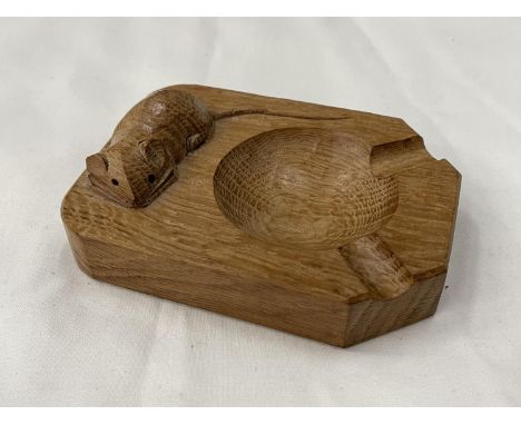 A HAND CARVED ROBERT THOMPSON OF KILBURN MOUSEMAN OAK ASHTRAY 