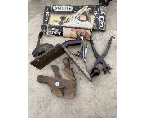 AN ASSORTMENT OF TOOLS TO INCLUDE WOOD PLANES AND A PUNCH ETC 