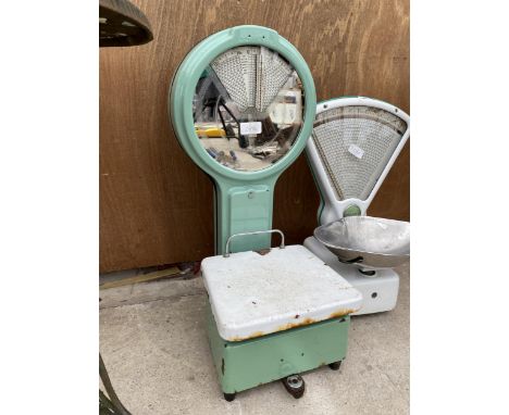 A SET OF VINTAGE AND RETRO PLATFORM SCALES 