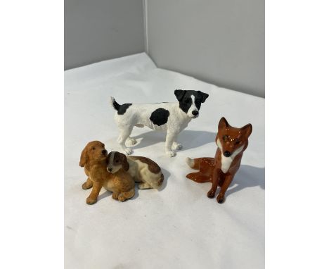 THREE CERAMIC ITEMS TO INCLUDE A BESWICK FOX, A JACK RUSSELL AND AN AYNSLEY ORNAMENT OF TWO SPANIELS 