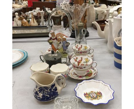 A QUANTITY OF ITEMS TO INCLUDE CHINA CUPS AND SAUCERS WITH A PEACOCK DESIGN, YARDLEY ENGLISH LAVENDER SOAP DISH, VASES, MINTO