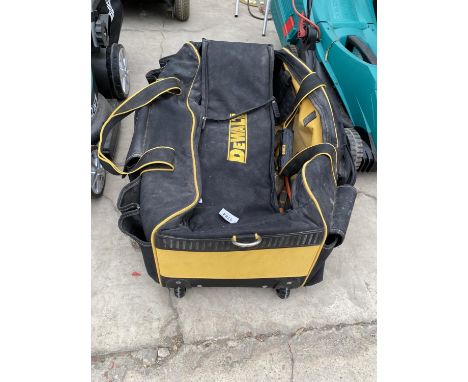 A DEWALT TOOL BAG WITH AN ASSORTMENT OF TOOLS TO INCLUDE HAMMERS, CHISELS AND CROW BARS ETC 