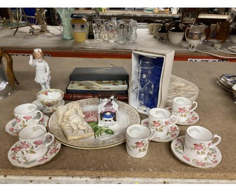 A COLLECTION OF ITEMS TO INCLUDE CHINA COFFE CANS AND SAUCERS, FIELDINGS WARE, 'HARLEQUIN' PLACEMATS, A WALL PLAQUE -A/F, ETC