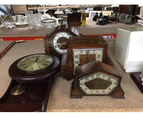 THREE MAHOGANY CASED VINTAGE MANTLE CLOCKS TO INCLUDE ENFIELD AND A WALL CLOCK 