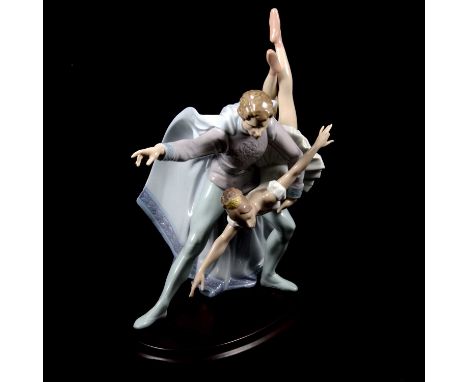 Lladro Pas de Deux figure group number 6374, 32cm, with base. (no box)Condition report:The ballerina is missing one of her fi
