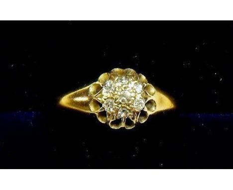 A Victorian 18 carat gold diamond cluster ring - size K - 2.4g