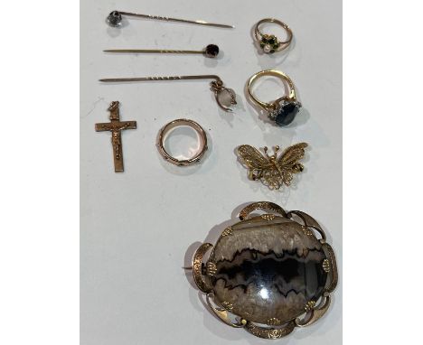 A gold stick pin and a selection of yellow metal and gilt metal jewellery including a stone brooch 