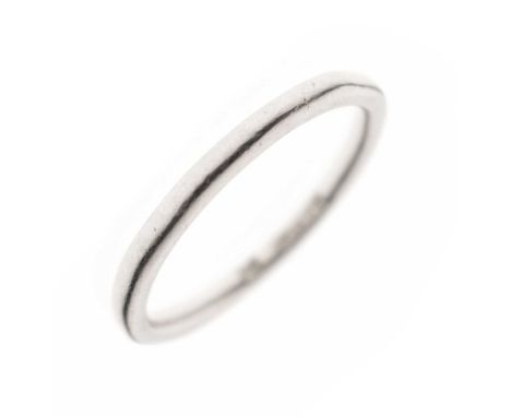 Platinum wedding ring, size K approx, 3g approx