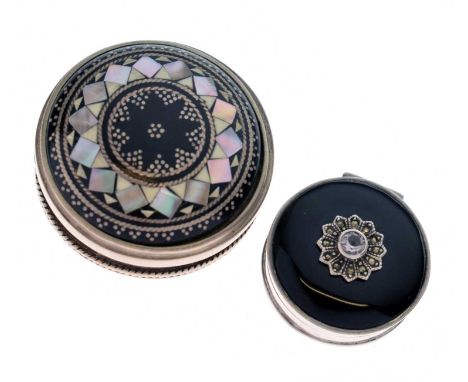 Silver patch box, stamped CME and import marks for Birmingham, 3cm diameter approx, together with a Middle Eastern white meta