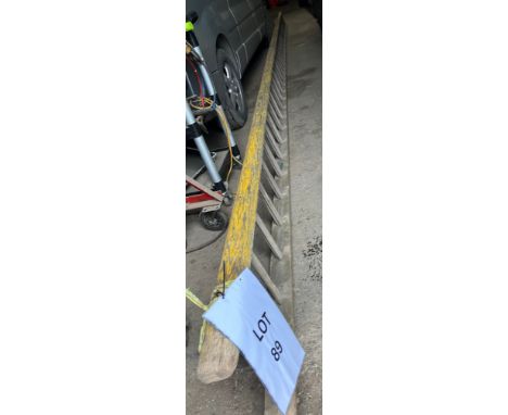 36 stage single wooden ladder 