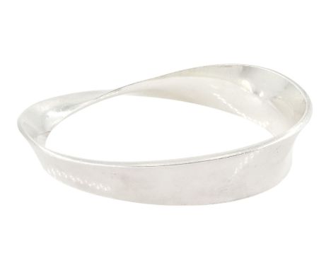Georg Jensen silver Mobius bangle, No. 206, designed by Vivianna Torun Bulow-Hube, boxedCondition Report:Approx 48.7gm, inner