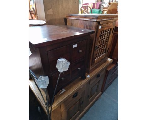 A mixed lot comprising oak sideboard, floor standing lamp, 2 brass table lamps, mahogany drawers and a hardwood side cabinet.