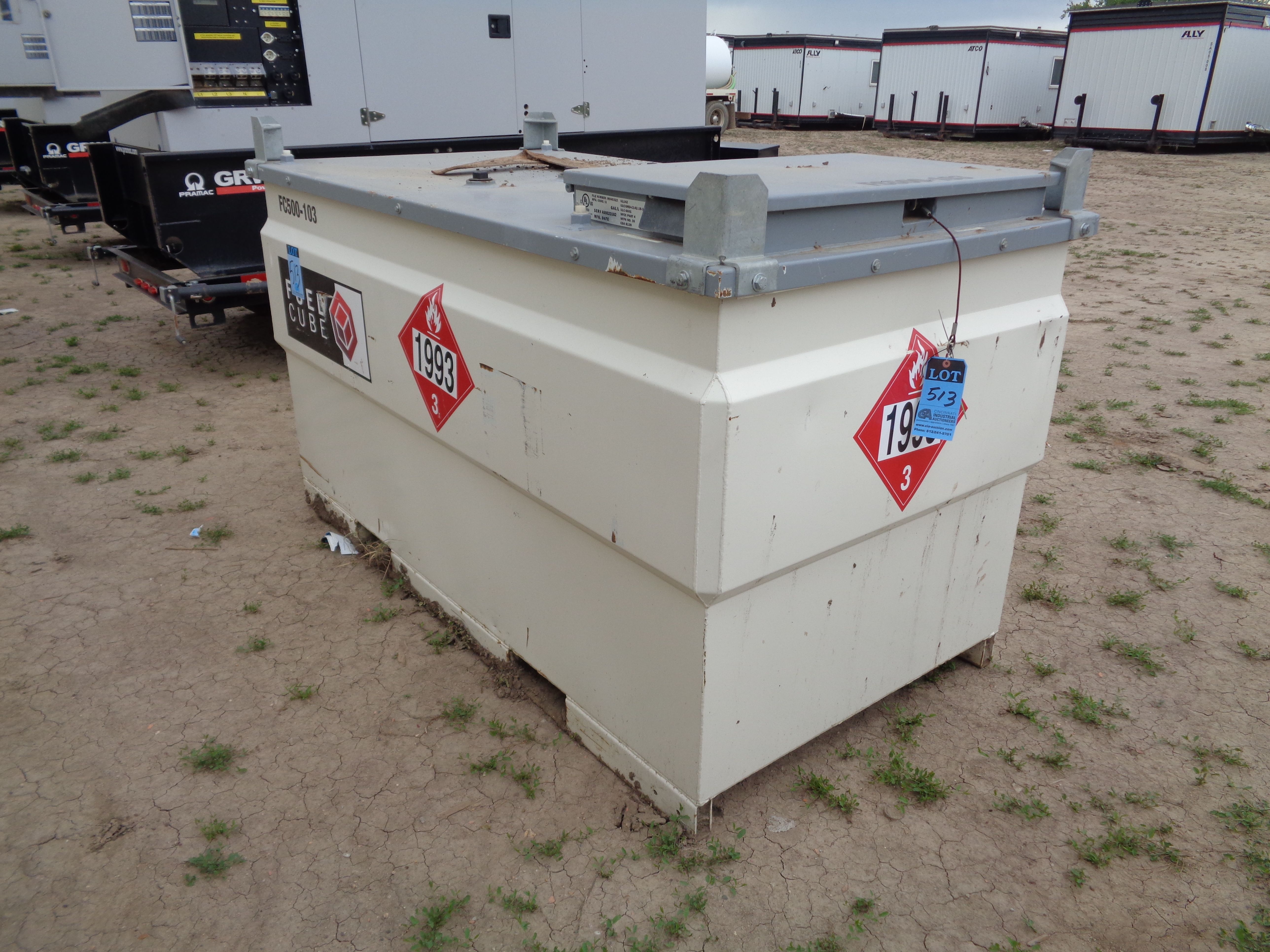 { Choice of lots 513 } 500 GALLON /2,000 LITER WESTERN GLOBAL FUEL