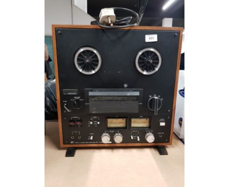 FERRITE AND FERRITE HEAD REEL TO REEL TAPE RECORDER