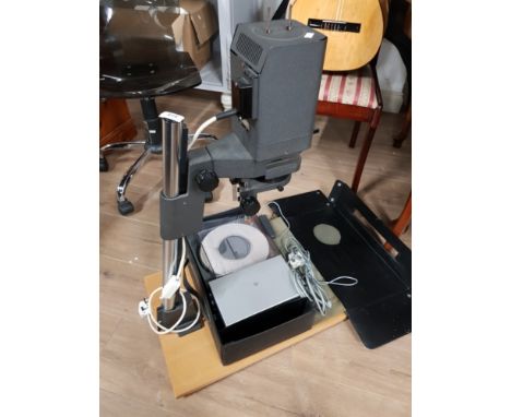 PHOTOGRAPHIC ENLARGER AND PROJECTOR