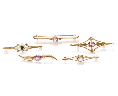 Four 9 Carat Gold Gem-Set Bar Brooches, of varying designs; and An Amethyst and Split Pearl Bar Brooch, unmarkedGross weight 
