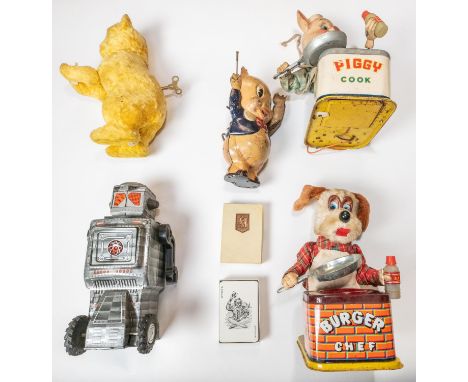 A small quantity of various tinplate. A MARX clockwork 1930's Porky Pig. A reissue of a Spanish Paya Barrendero (Sweeper). 18