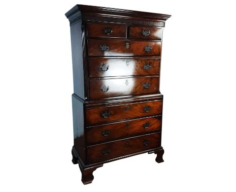 REGENCY MAHOGANY CHEST ON CHEST, EARLY / MID 19TH CENTURY fitted with two short drawers above six long drawers, with dental c
