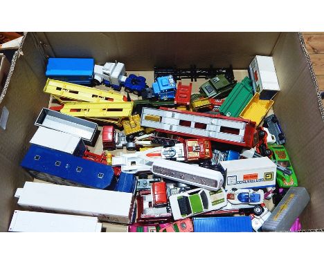 Quantity of diecast vehicles to include Corgi, Matchbox, Speed Kings, Battle Kings, etc. (1 box) 