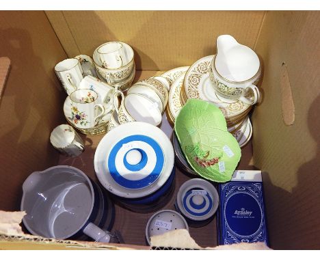 Quantity Royal Worcester "Roanoake" pattern coffee cans and saucers, Shelley "Gold Grecian Scroll" pattern tea china, T G Gre
