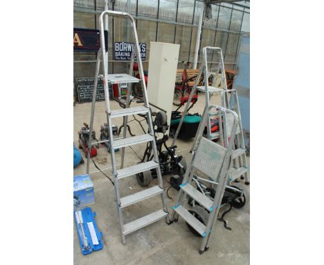 TWO ALUMINIUM STEP LADDERS TO INCLUDE A FIVE RUNG AND A TWO RUNG 