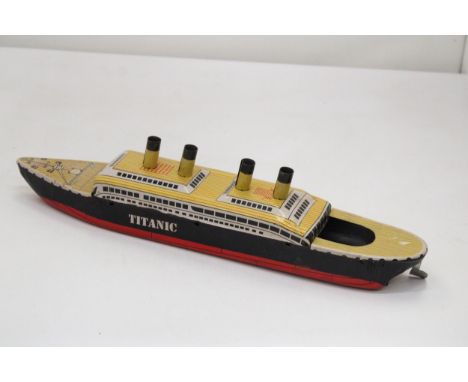 A TIN PLATE MODEL OF THE TITANIC 