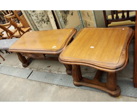 AN OAK AND BEECH COFFEE TABLE AND MATCHING LAMP TABLE 
