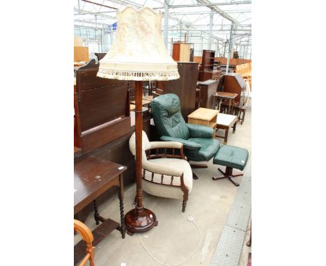 A MID 20TH CENTURY STANDARD LAMP ON FLUTED COLUMN COMPLETE WITH SHADE 