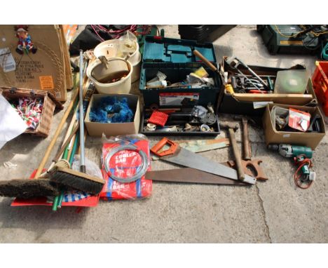 AN ASSORTMENT OF TOOLS TO INCLUDE HAMMERS, BRUSHES AND HACK SAWS ETC 