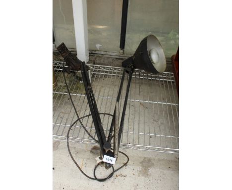 A LARGE HEAVY DUTY BENCH ANGLE POISE LAMP 