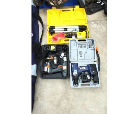 AN ASSORTMENT OF TOOLS TO INCLUDE BATTERY DRILLS AND A LASER LEVEL 