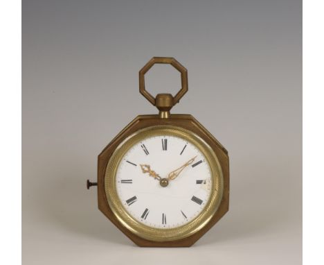 Frankrijk, rijtuigklok of pendule d'alcove, Empire ca. 1820; Cilinderuurwerk met petit sonnerie repetitie op gong. Hexagonaal