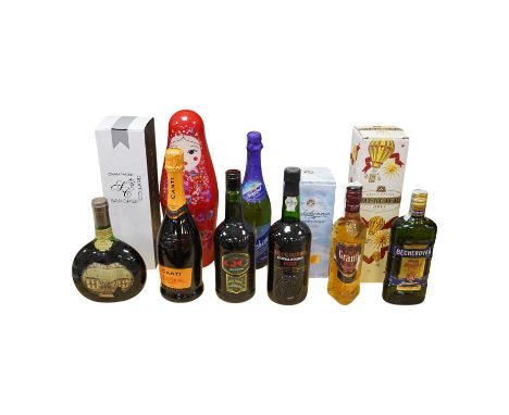 Ten bottles of alcohol to include Canti Prosecco, Cockburns Special Reserve Port and Grants Scotch whisky. Condition - fair, 