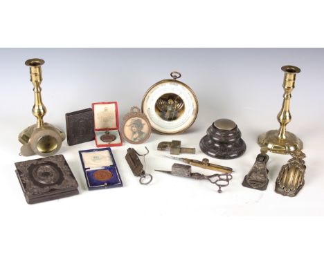 A quantity of mixed collectors' items, including a pair of 18th century brass candlesticks, height 19cm, a turned serpentine 
