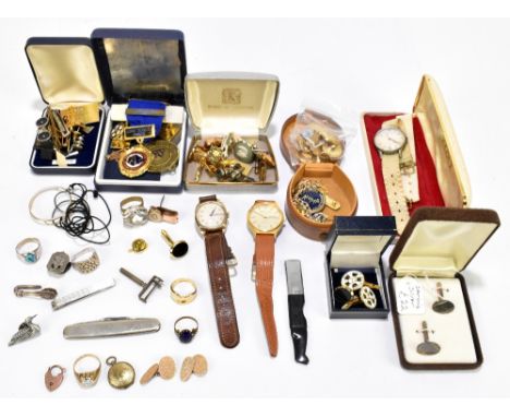 METEOR; a 9ct gold wristwatch, with leather strap, a pair of 9ct gold cufflinks, weight 4.9g, a 9ct gold and paste set ring a