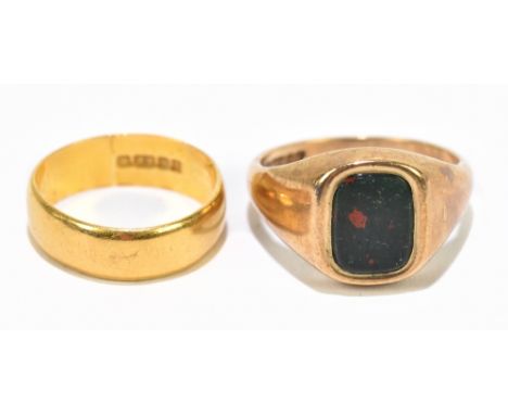 A 9ct gold wedding band, size appox H, weight 3.3g, with a 9ct gold signet ring set bloodstone, size approx N, gross weight 4