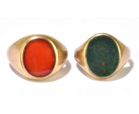 Two 9ct yellow gold signet rings, sizes R and P, 13.4g (2)