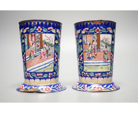 A pair of Chinese Canton enamel beakers, Qing period, 11.2cm