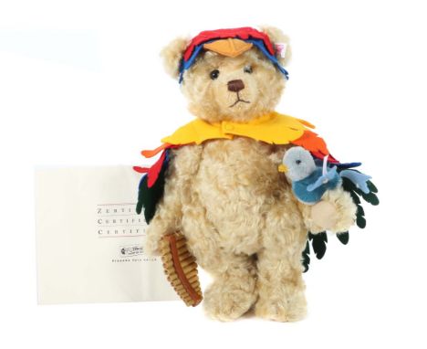 Teddy-BärSteiff, Papageno Bär, blond, buntes Vogelkleidkostüm, kl. Wollvogel, Panflöte, Zertifikat Nr. 00078, limitierte Aufl