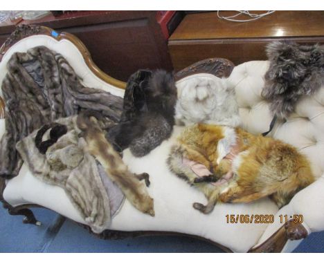 Mixed vintage furs to include ear muffs, stoles, hats and a jacket 