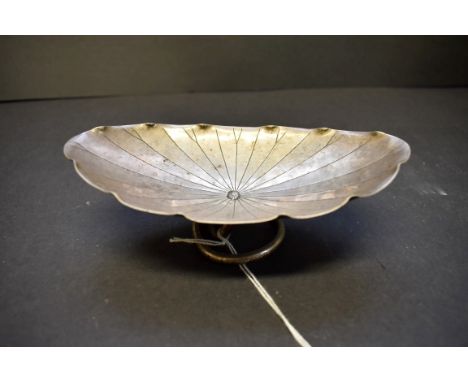 A Chinese .90 silver lotus leaf pedestal dish, 75g. 