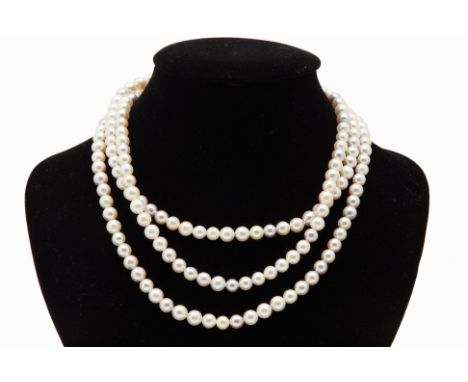 A LONG STRAND AKOYA CULTURED PEARL NECKLACE
With 187 pearls total, measuring 6.0-7.0mm
Marked 'silver' to the clasp
123cm lon