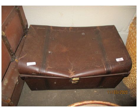 VINTAGE TIN TRUNK 