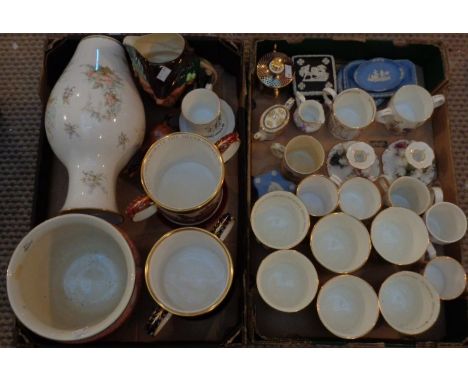 2 boxes of modern 20th century pottery/china. To include: a Royal Doulton Robin Hood character jug (large size); 2 Spode Roya