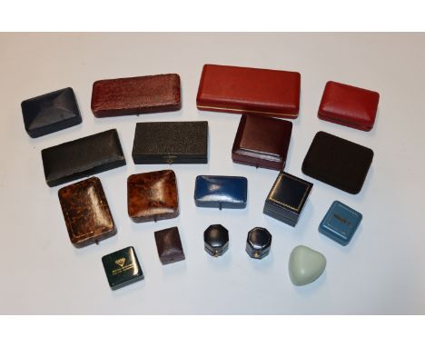 A box of assorted vintage and other jewellery boxes 