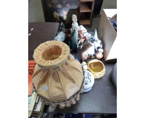 Mixed Lot: Various assorted animal ornaments, table lamp, small Sylvac vases and other items