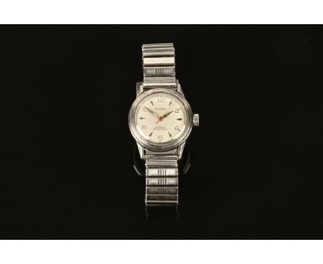A vintage gentleman's Eterna military wristwatch, diameter 30 mm. CONDITION REPORT: This watch works when wound but we cannot