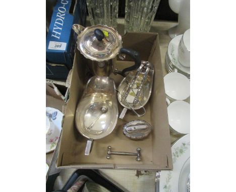 A collection of silver plate to include Ronson table lighter&nbsp;